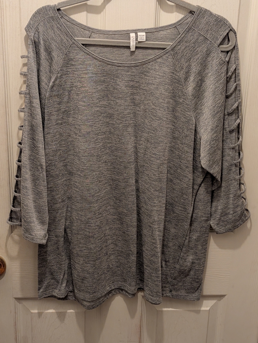 Women’s Gray Cutout Sleeve Knit Top